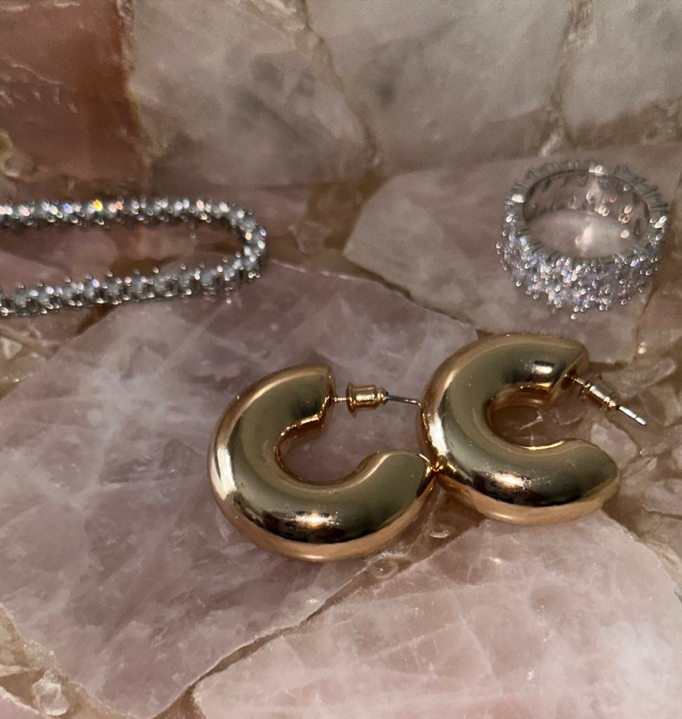 “On the go” lightweight chunky hoop earrings (Gold)